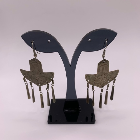 Vintage Floral Etched Silver tone  Drop Earrings - Picture 2 of 4